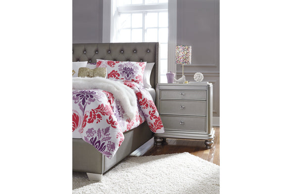 Coralayne Silver Full Upholstered Bed