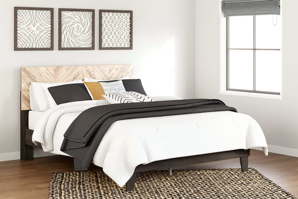 Piperton Two-tone Brown/Black Queen Panel Platform Bed